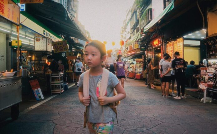 Left-Handed girl