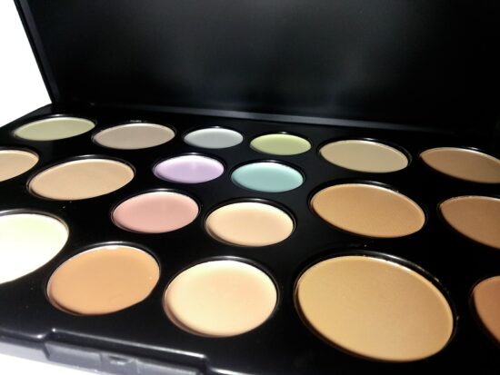 Tecnica Make-Up “No Make-Up”: step magici per sembrare riposate