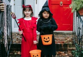 Halloween spiegato ai bambini: come raccontare la festa ai più piccoli, cattolici o no