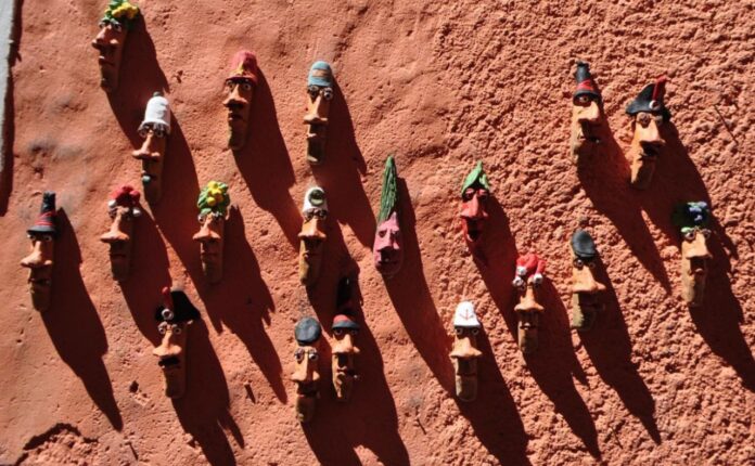 Nasocchio Calabrese: l'arte della terracotta e della scaramanzia