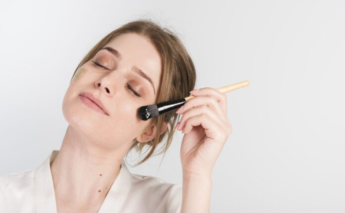 Tecnica Make-Up 'No-Make-Up: step magici per sembrare riposate