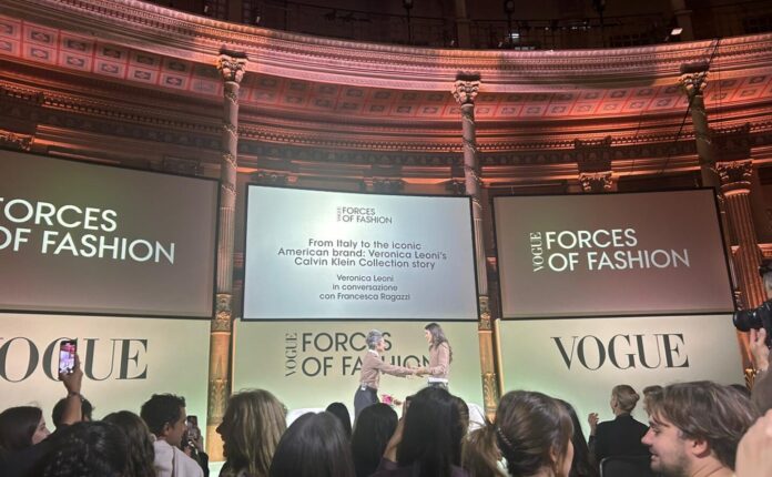 Veronica Leoni a Vogue Forces of Fashion