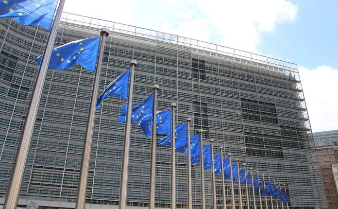 Chat Control: cos'è la controversa proposta di legge europea?