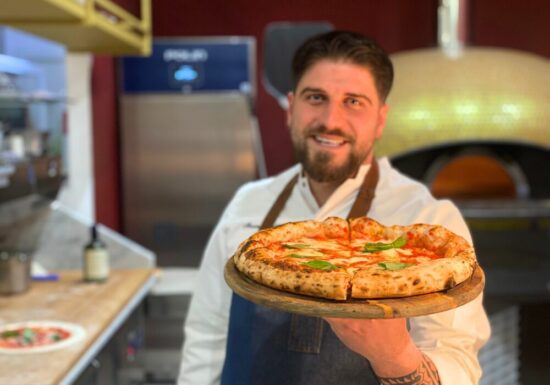 Alessandro Mango e la margherita