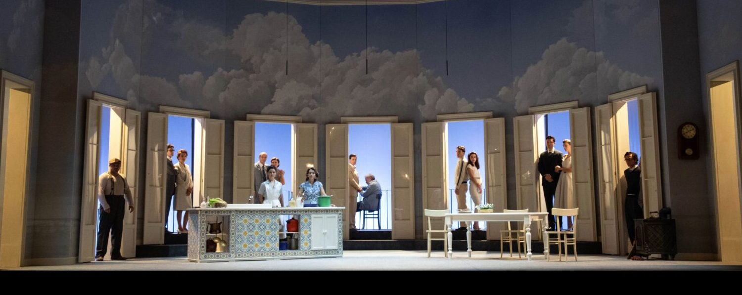 La bella scenografia di Sabato domenica e lunedì (foto di Tommaso Le Pera)