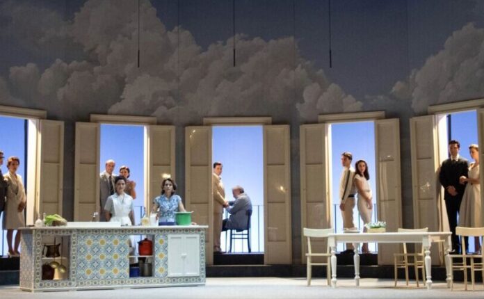 La bella scenografia di Sabato domenica e lunedì (foto di Tommaso Le Pera)