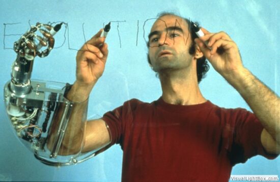 I lavori di Stelarc: tra corpo e tecnologia