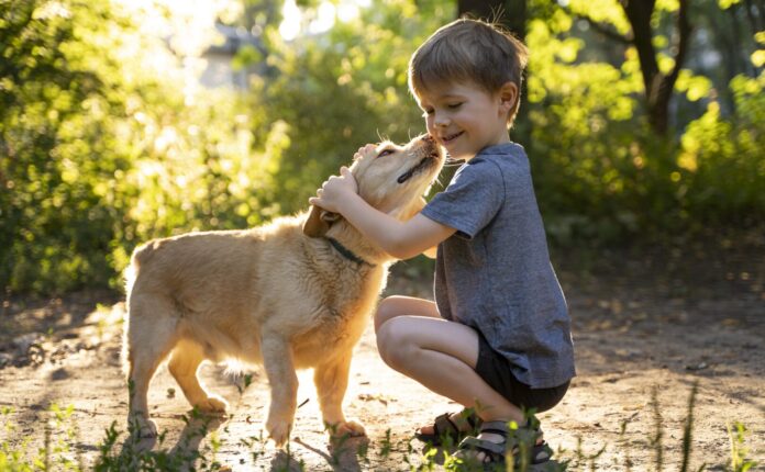 Cani affettuosi con i bambini: le 3 razze migliori