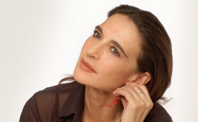 Lina e le altre al Teatro Sannazaro di Lina Sastri | Recensione