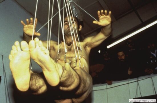 I lavori di Stelarc: tra corpo e tecnologia