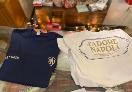 Le t-shirt Gay-Odin e nss edicola