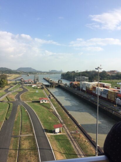 Le chiuse di Miraflores in azione