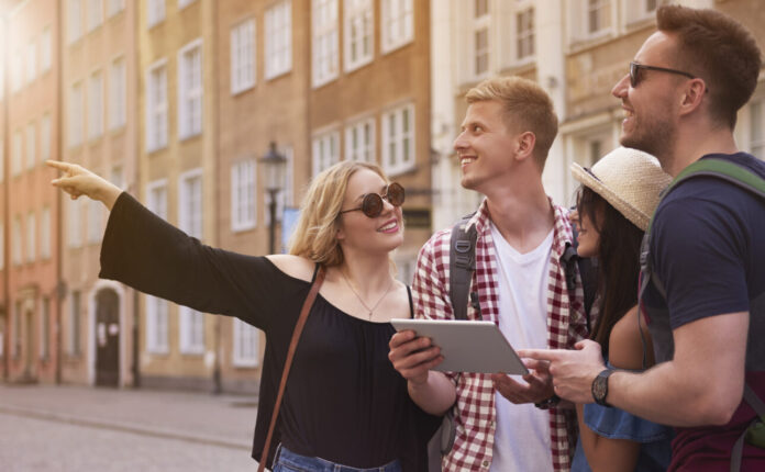 mete low cost per studenti- dovremmo andare esttamete lì. Freepik