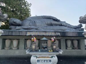 Rappresentazioni di Shakyamuni: le 5 tipologie di statue più famose