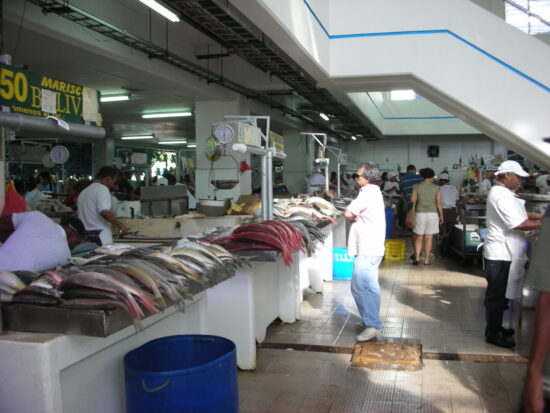 Pesce fresco in vendita al mercato di Panama