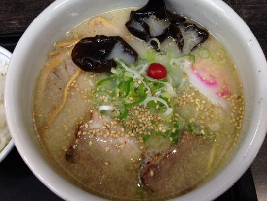 Shio ramen con brodo chiaro e limpido