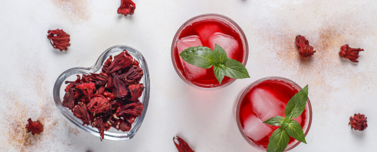 Ricetta del karkadè: storia, benefici e preparazione dell'infuso