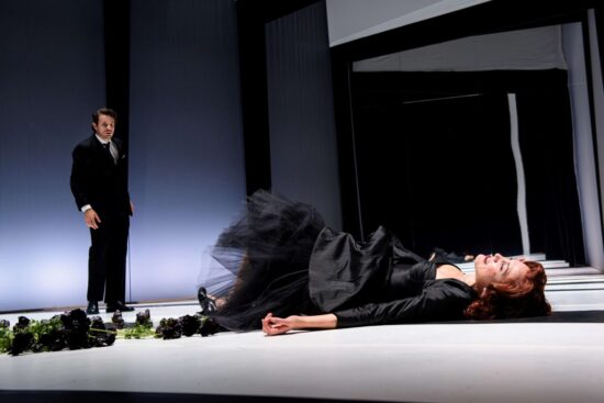 Linda Gennari nel ruolo di Lavinia Mannon