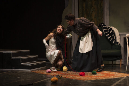 Lo scontro tra Minette e Marianne in La Chatte métamorphosée en femme