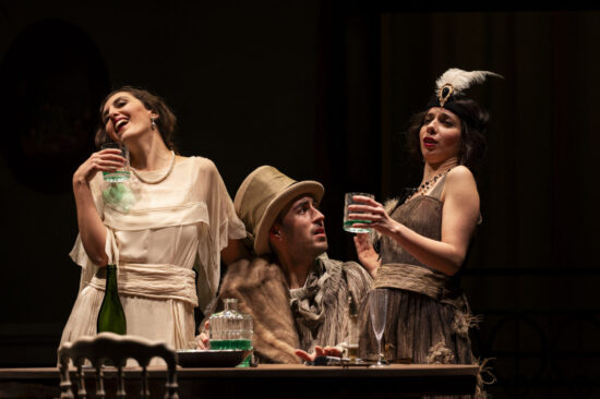 Scena da Un mari à la porte: Florestan con Rosita e Suzanne