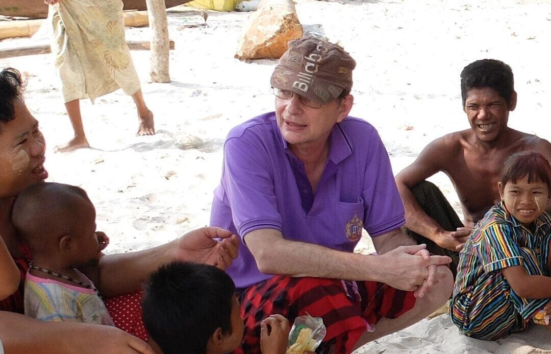 Antropologo Jacques Ivanoff con il Popolo Moken