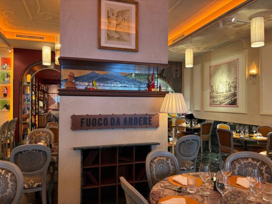 Interno accogliente del Ristorante Rescigno a Napoli