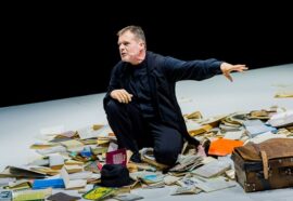 Mein Kampf al Teatro Argentina: il viaggio di Stefano Massini nella mente del giovane Hitler