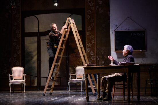 Massimo Dapporto e Fabio Troiano recitano nello spettacolo Pirandello Pulp