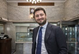 Pintauro riapre a Napoli: il re della sfogliatella torna in via Toledo