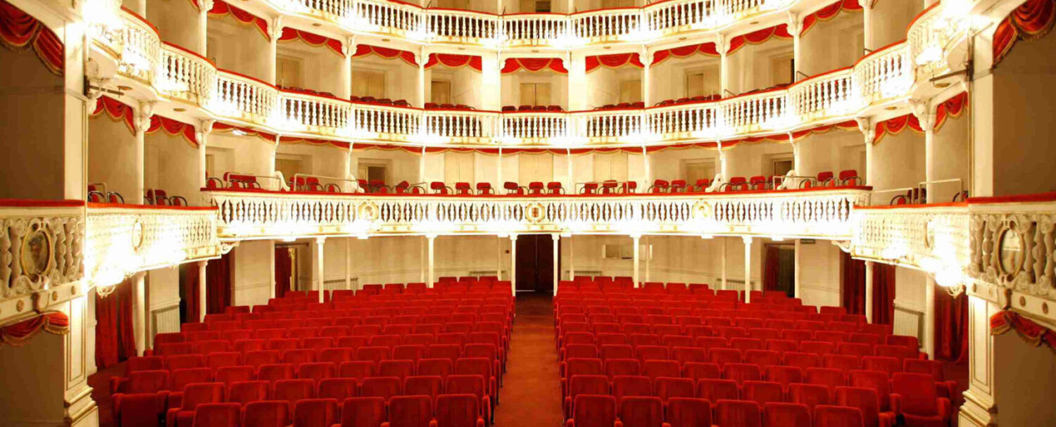 Incendio al teatro Sannazzaro