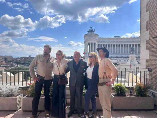 la conclusione della conferenza stampa
