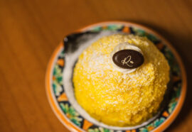 I dolci di marzo di Rescigno: Mimosa e Zeppole a Napoli