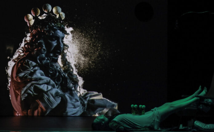 Favola di Fabrizio Sinisi, al Piccolo Bellini | Recensione