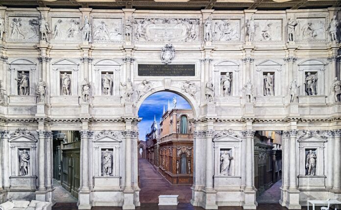 Teatro Olimpico di Vicenza. Wikipedia / Didier Descouens