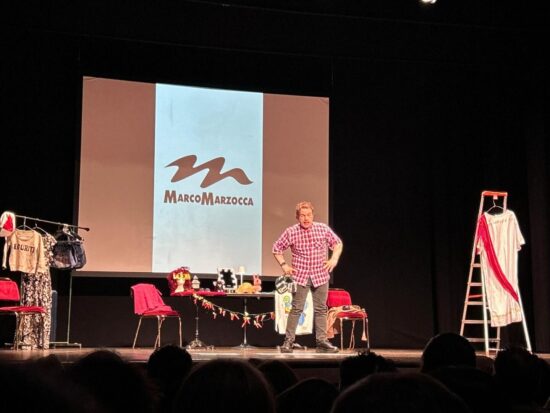 Sketch ironico sul personaggio di Marco Marzocca Il pugile