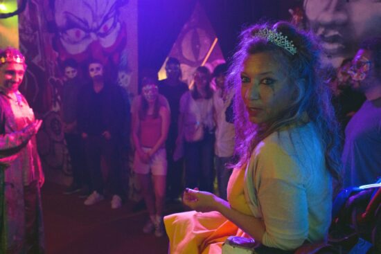 Attrice Santa De Santis in una scena di Elsinore Carnival a Roma