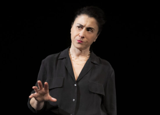 L'attrice Beatrice Schiros in scena
