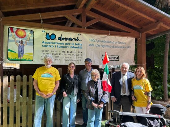 Io, domani - i volontari dell’associazione in compagnia di Gianfranco Gallo