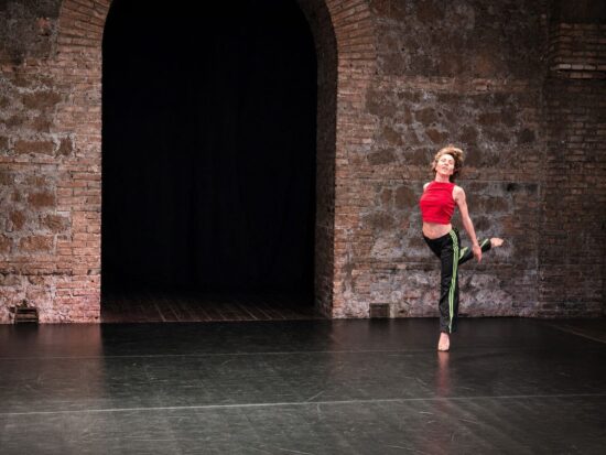 Spettacolo “Estasi” - susseguirsi delle ballerine, ognuna col suo stile individuale