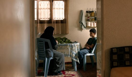 The sea - scena casalinga di dialogo tra Khaled e la nonna