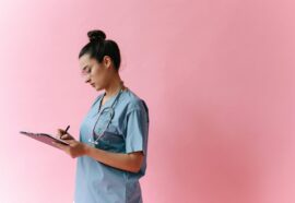 Nessuno vuole più fare l’infermiere”: la denuncia di una professione al collasso