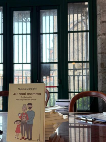 Nunzia Marciano presenta il suo nuovo libro "40 anni mamma" al Maschio Angioino di Napoli