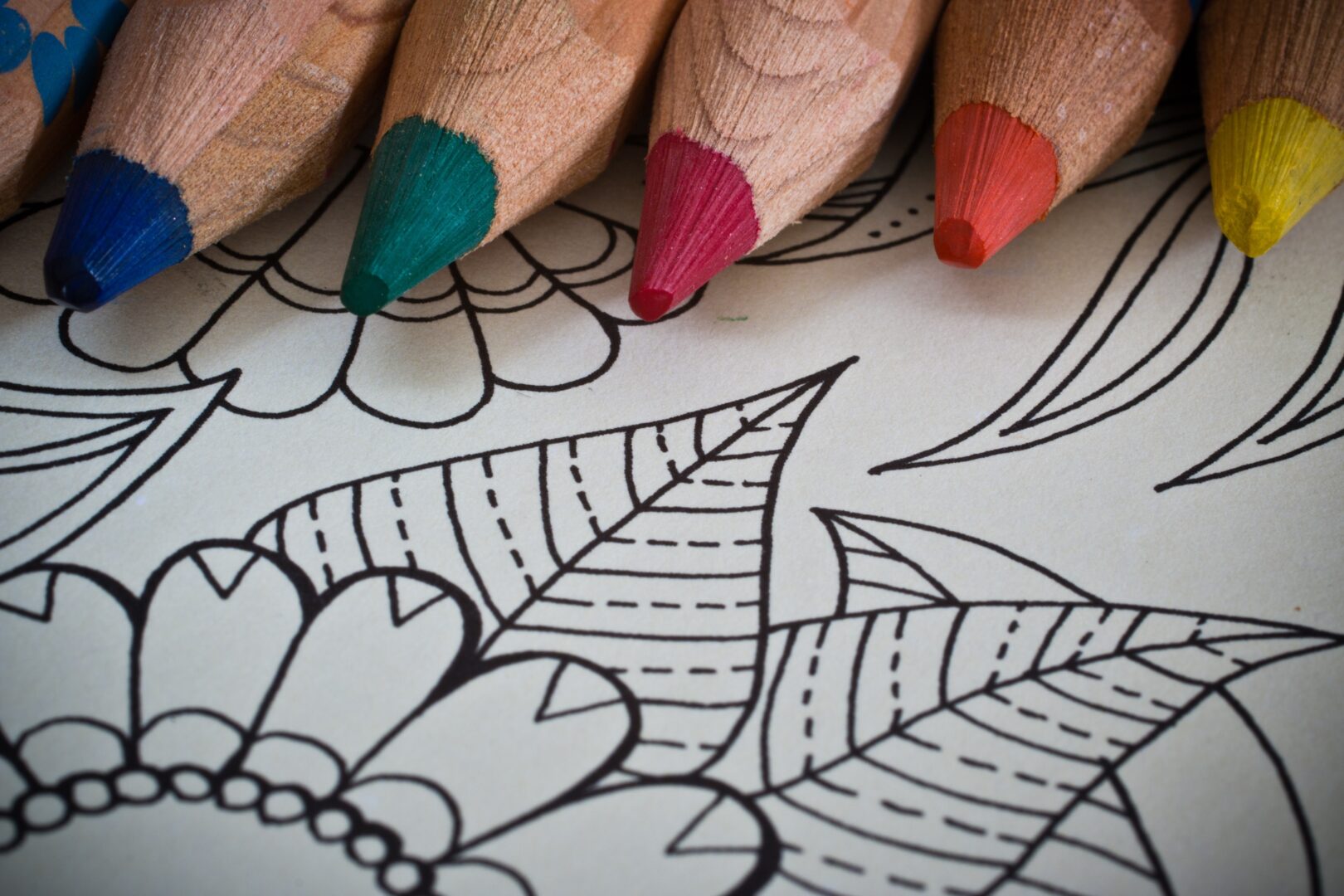 Mandala da colorare sotto l'ombrellone