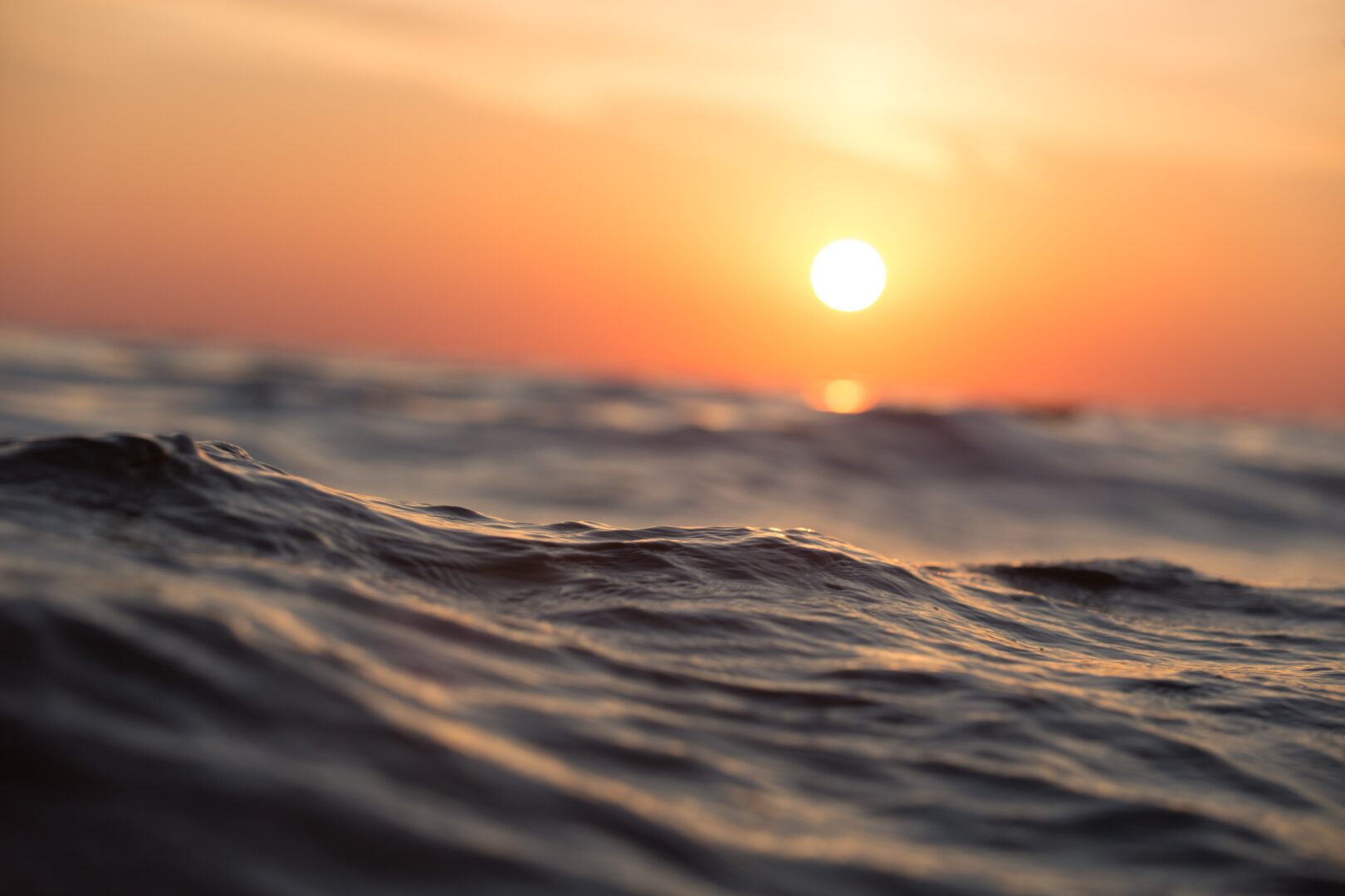 Il mare al tramonto per la meditazione e il relax